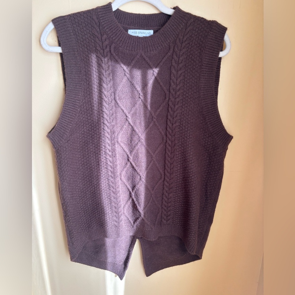 Cable Knit Sleeveless Sweater Vest - Brown